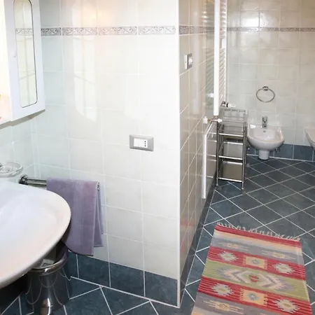 Casa Lisa 아파트 팔카데